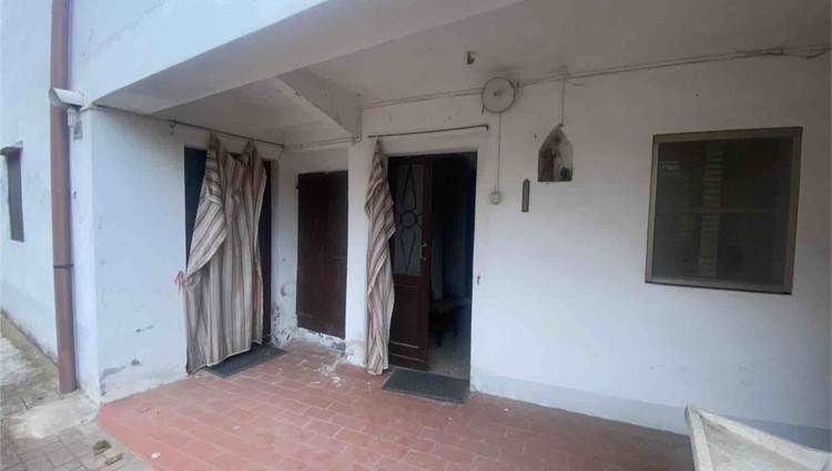 INGRESSO CASA DA RISTRUTTURARE
